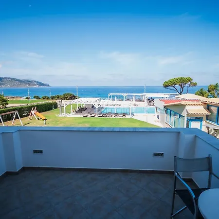 Mesogeios Apartahotel