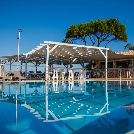 Mesogeios Apartahotel Marathopoli