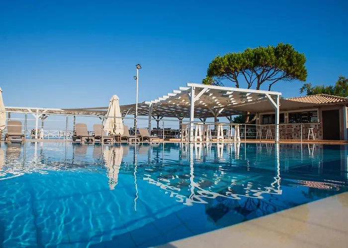 Aparthotel Mesogeios 2*