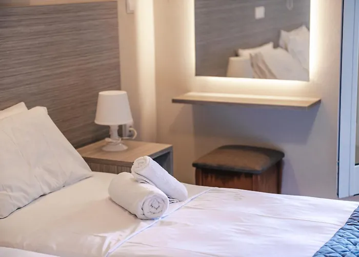 Aparthotel Mesogeios Marathopoli