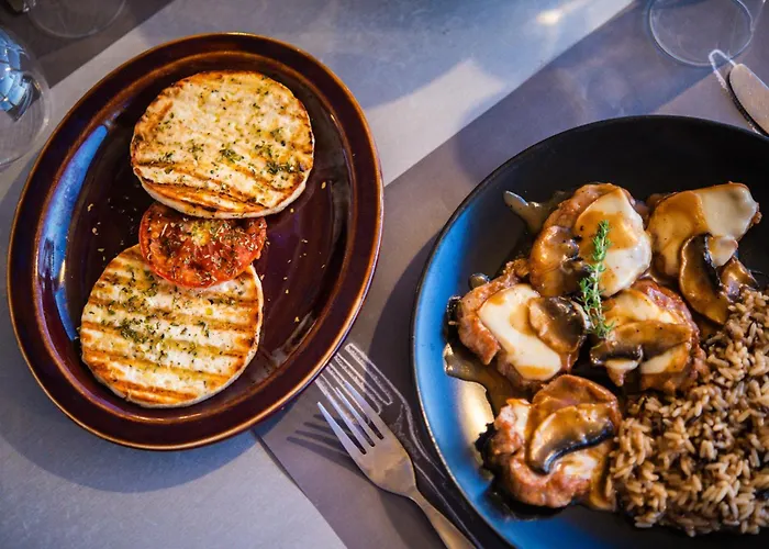 Mesogeios Aparthotel Marathopoli