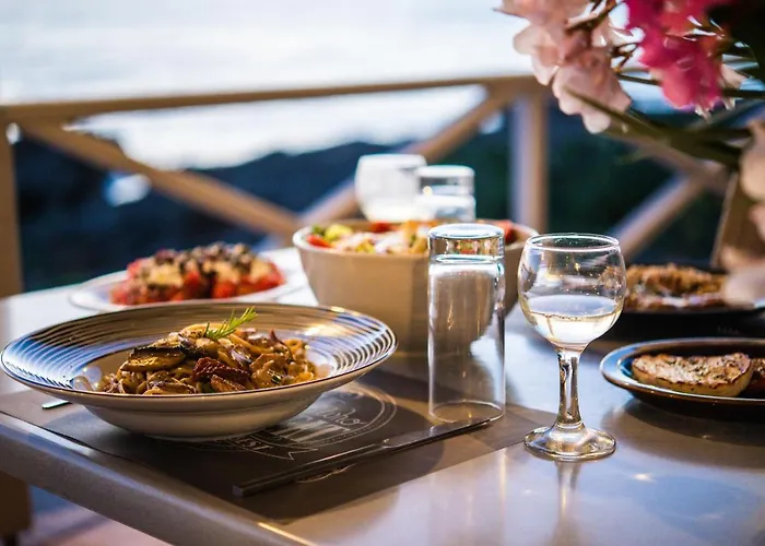 Mesogeios Aparthotel Marathopoli