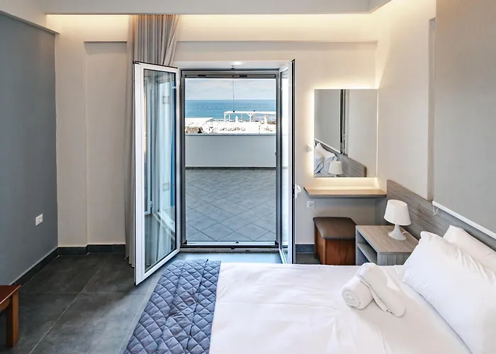 Mesogeios Aparthotel Marathopoli