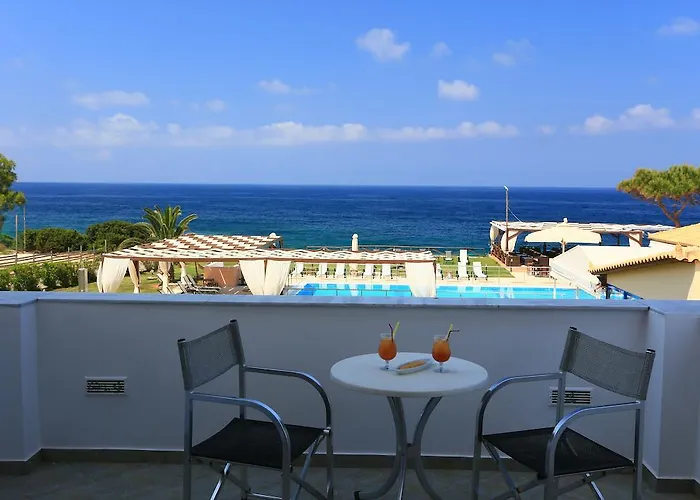 Mesogeios Aparthotel Marathopoli